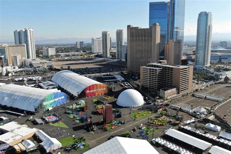 hotels near the las vegas festival grounds